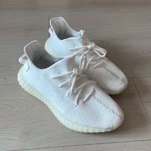 Like new white yeezys special release